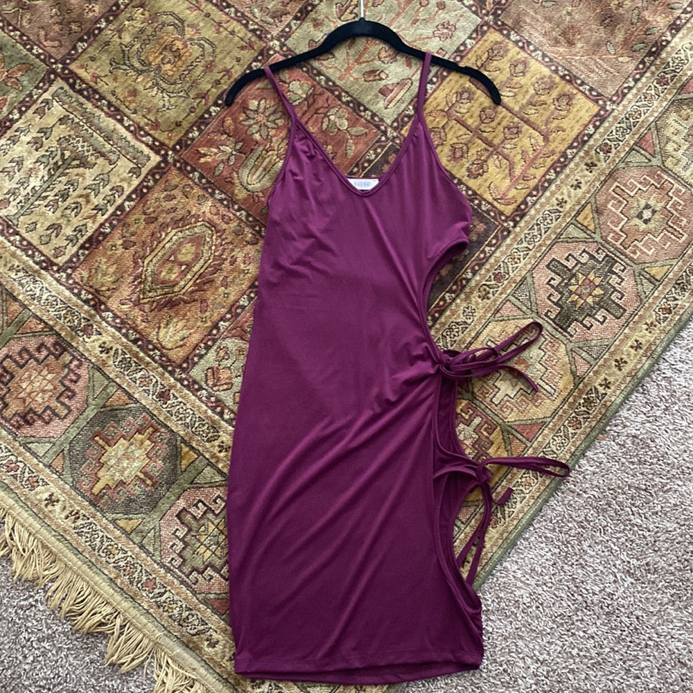 Wine colored bodycon cutout dress